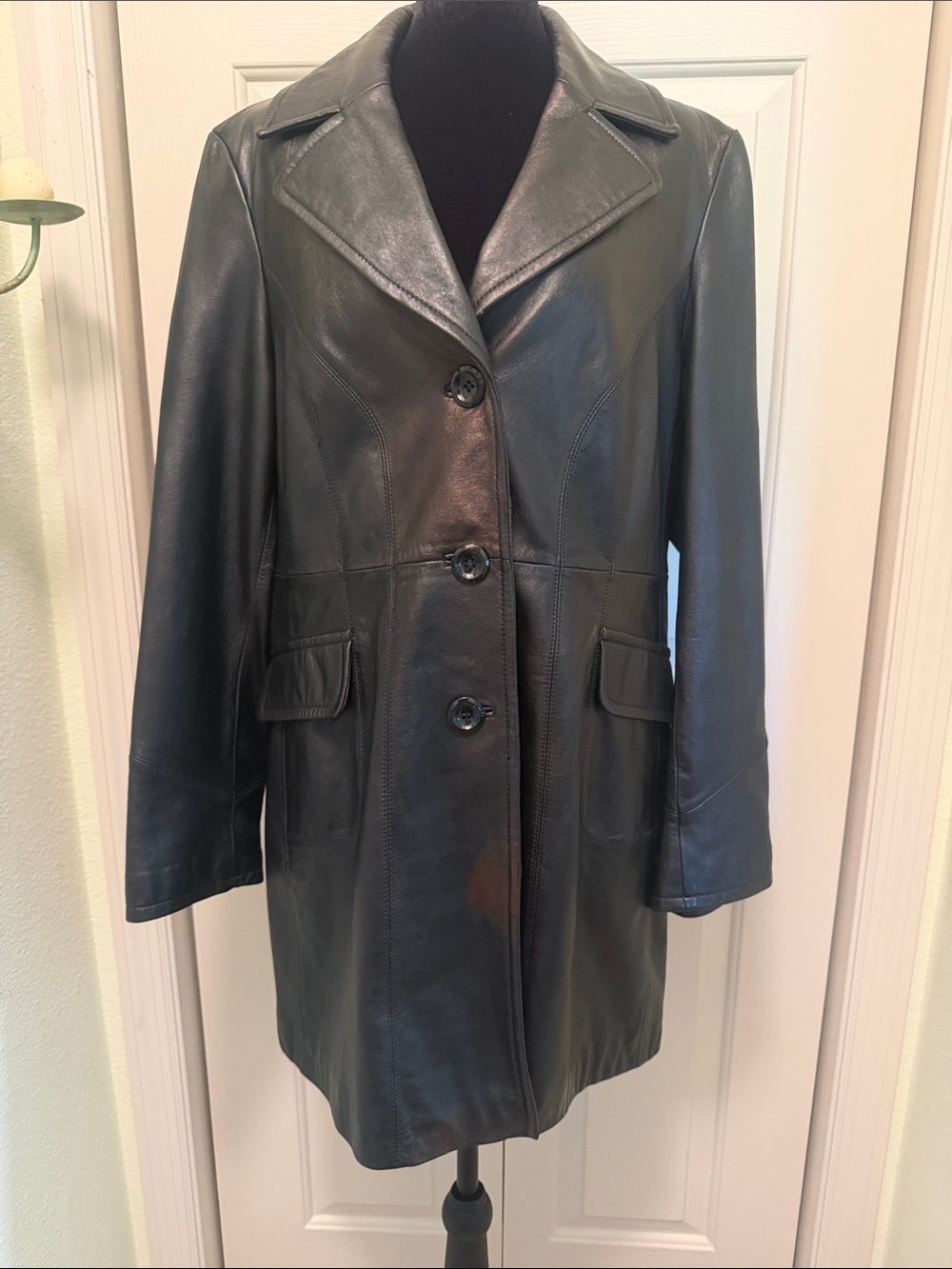 Vintage Guess Black Leather Coat with Notched Collar